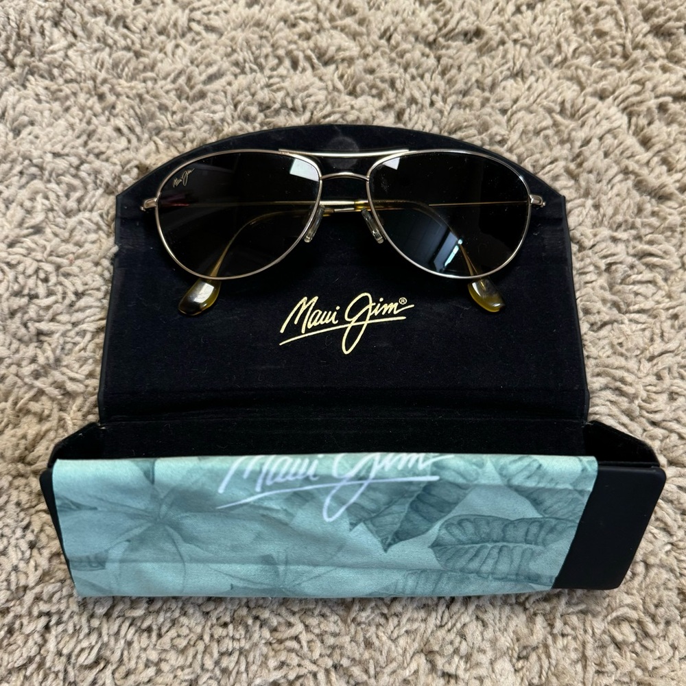 Like new! Maui Jim Women's Aviator Sunglasses